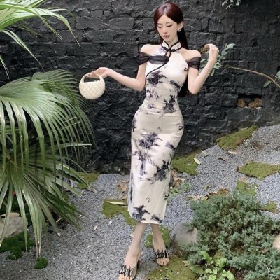 挂脖露肩印花改良版旗袍